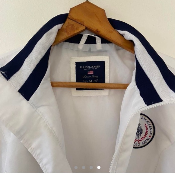 Windbreaker - Picture 3 of 4